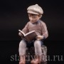 Фигурка из фарфора Мальчик, читающий книжку Dahl Jensen, Дания, 1920-80 гг.