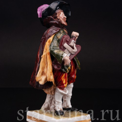 Фигурка из фарфора Странствующий музыкант, мужчина с колёсной лирой, Ernst Bohne Sohne, Германия, пер. пол. 20 в.