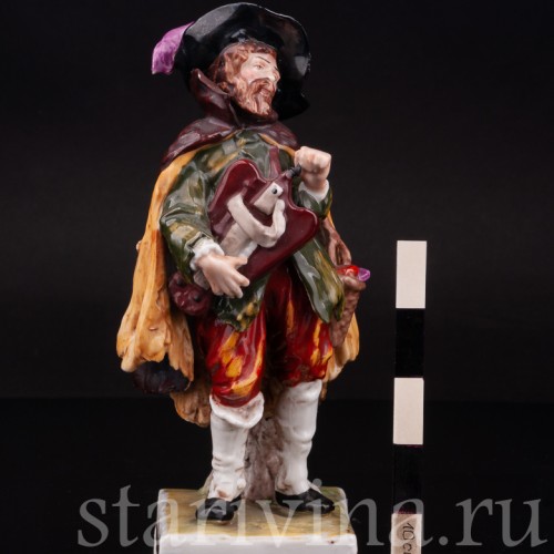 Фигурка из фарфора Странствующий музыкант, мужчина с колёсной лирой, Ernst Bohne Sohne, Германия, пер. пол. 20 в.