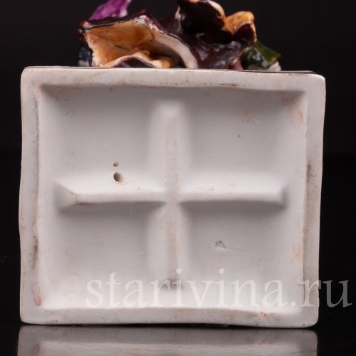 Фигурка из фарфора Странствующий музыкант, мужчина с колёсной лирой, Ernst Bohne Sohne, Германия, пер. пол. 20 в.