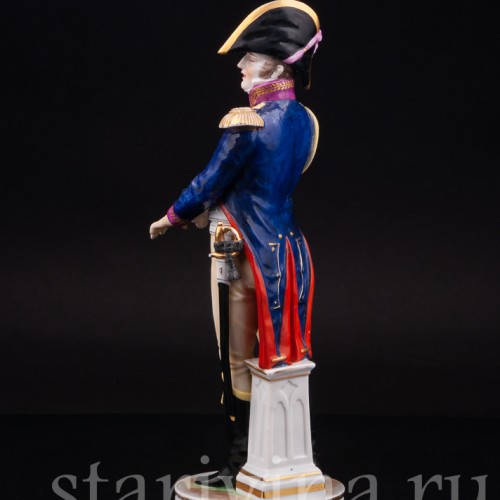 Статуэтка из фарфора Французский офицер, Дрезден, Германия, перв. пол. 20 в.