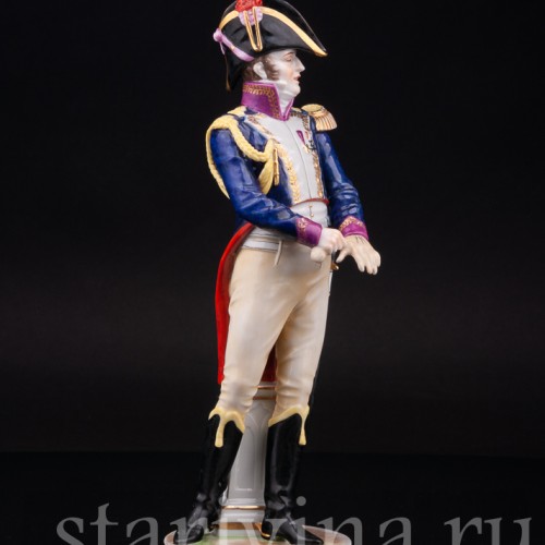 Статуэтка из фарфора Французский офицер, Дрезден, Германия, перв. пол. 20 в.