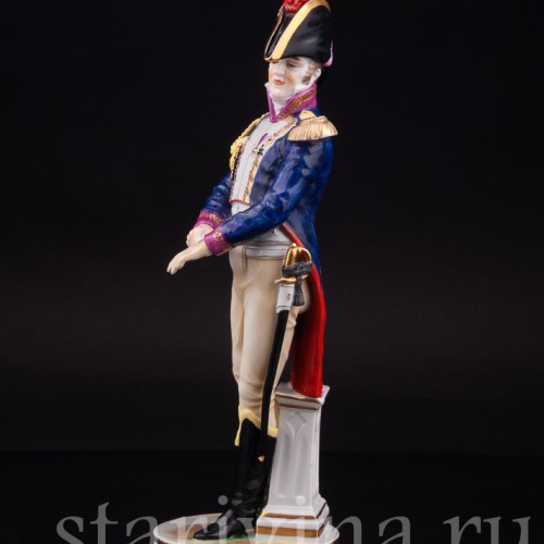 Статуэтка из фарфора Французский офицер, Дрезден, Германия, перв. пол. 20 в.
