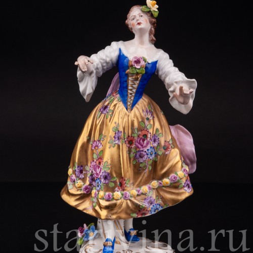 Фарфоровая статуэтка Танцующая девушка в золотом платье, Volkstedt, Германия, вт. пол. 20 в.