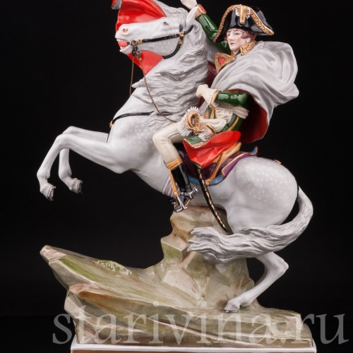 Фарфоровая композиция Наполеон Бонапарт на перевале Сен-Бернар, Sitzendorf, Германия, сер. 20 века.