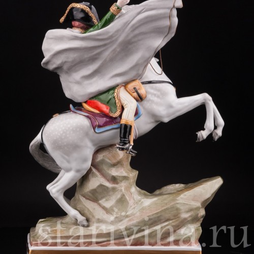 Фарфоровая композиция Наполеон Бонапарт на перевале Сен-Бернар, Sitzendorf, Германия, сер. 20 века.