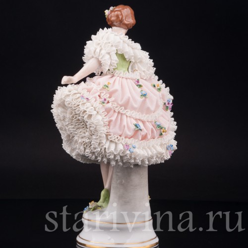 Фарфоровая статуэтка танцовщицы Девушка в розовом кружевном платье, Sitzendorf, Германия, пер. пол. 20 века.