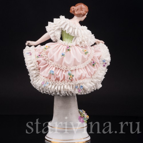 Фарфоровая статуэтка танцовщицы Девушка в розовом кружевном платье, Sitzendorf, Германия, пер. пол. 20 века.