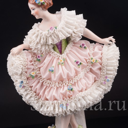 Фарфоровая статуэтка танцовщицы Девушка в розовом кружевном платье, Sitzendorf, Германия, пер. пол. 20 века.