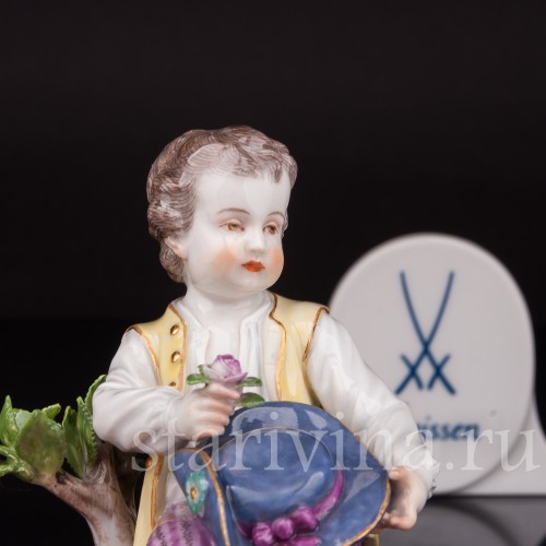 Фигурка из фарфора Мальчик со шляпой Meissen, Германия, 1924-34 гг.