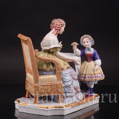 Фарфоровая статуэтка Мамины именины, Dressel, Kister & Co, Германия, перв. пол. 20 в.