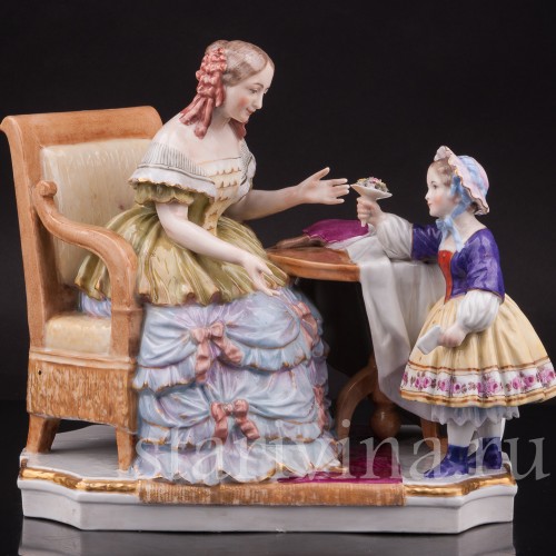 Фарфоровая статуэтка Мамины именины, Dressel, Kister & Co, Германия, перв. пол. 20 в.