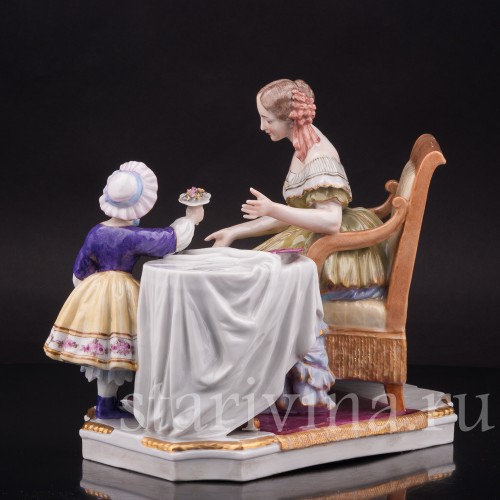 Фарфоровая статуэтка Мамины именины, Dressel, Kister & Co, Германия, перв. пол. 20 в.