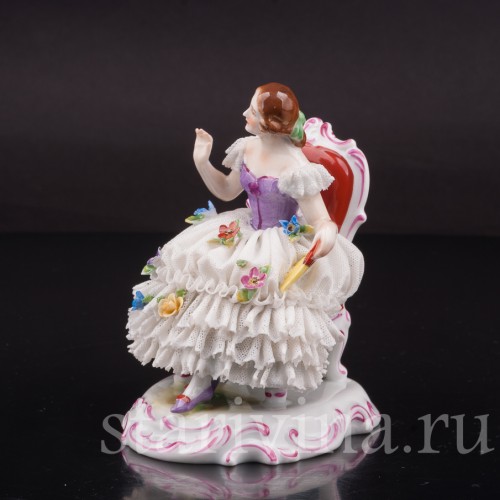 Фарфоровая статуэтка Девушка на стуле, кружевная, Muller & Co, Германия, пер. пол. 20 века.