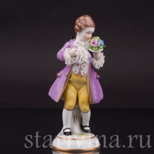 Фигурка из фарфора Кавалер с букетом, кружевная Muller & Co, Германия, пер. пол. 20 в.