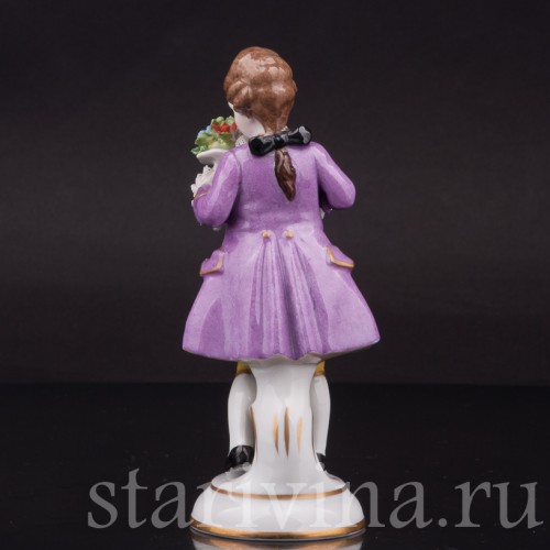 Фигурка из фарфора Кавалер с букетом, кружевная Muller & Co, Германия, пер. пол. 20 в.