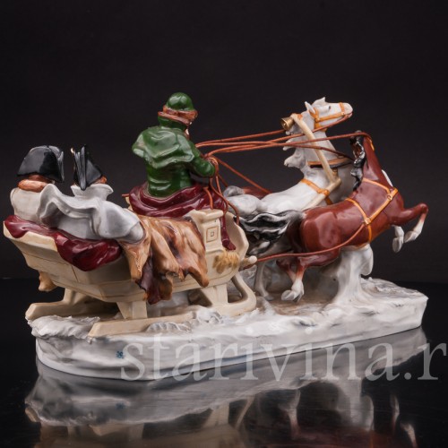 Фарфоровая композиция Наполеон, бегущий из России, Scheibe-Alsbach, Германия, вт. пол. 20 в.