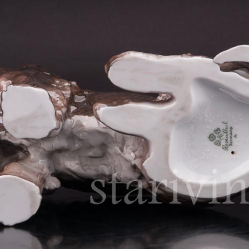 Статуэтка собаки из фарфора Сидящая длинношерстная такса, Rosenthal, Германия, 1936 год.