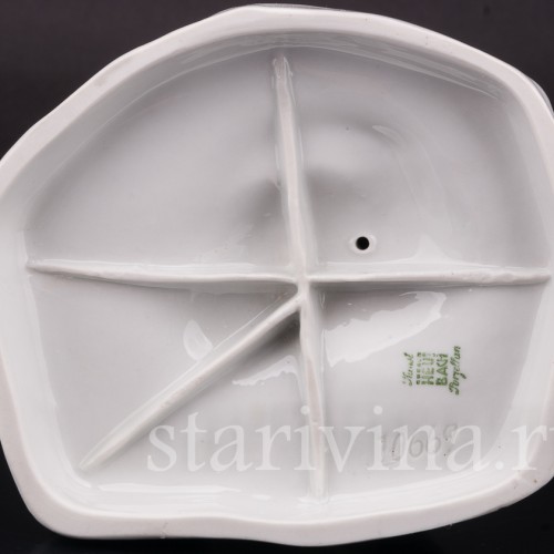 Фигурка собаки из фарфора Задремавшая такса, Heubach, Германия, нач. 20 века.