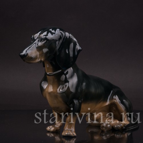 Фарфоровая статуэтка собаки Сидящая такса чёрная, Fraureuth, Германия, нач. 20 в.