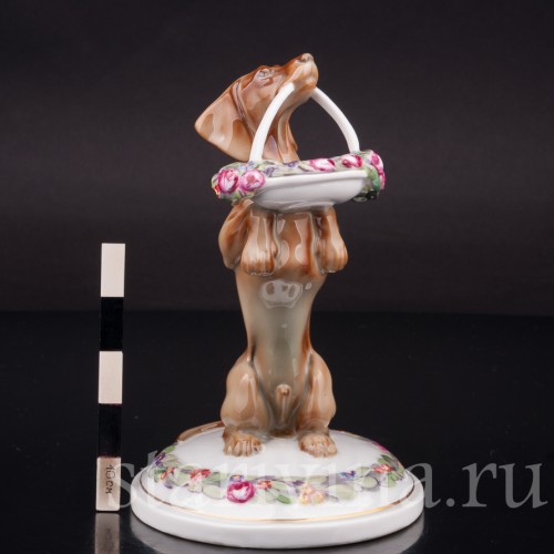 Статуэтка собаки из фарфора Такса с корзиной цветов, Rosenthal, Германия, 1913-14 гг.