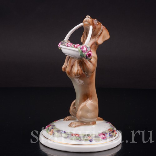 Статуэтка собаки из фарфора Такса с корзиной цветов, Rosenthal, Германия, 1913-14 гг.