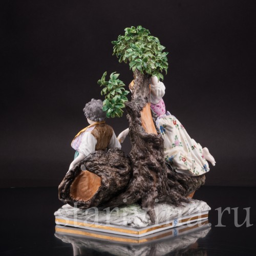 Композиция из фарфора Дети под деревом, Dressel, Kister & Co, Германия, нач. 20 в.