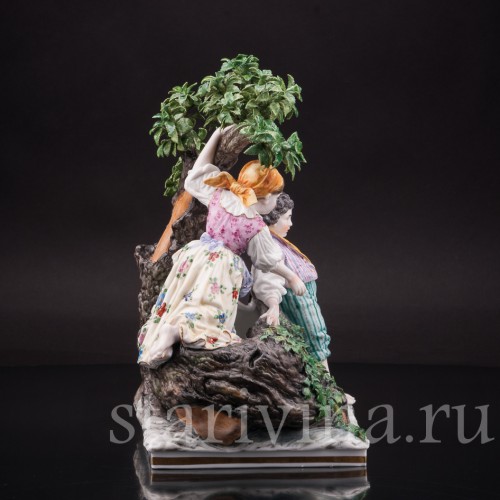 Композиция из фарфора Дети под деревом, Dressel, Kister & Co, Германия, нач. 20 в.