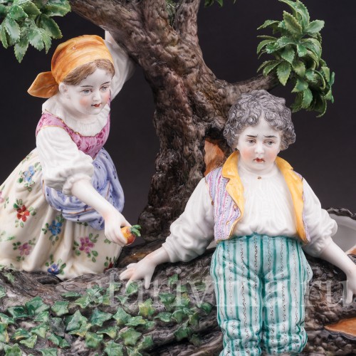 Композиция из фарфора Дети под деревом, Dressel, Kister & Co, Германия, нач. 20 в.