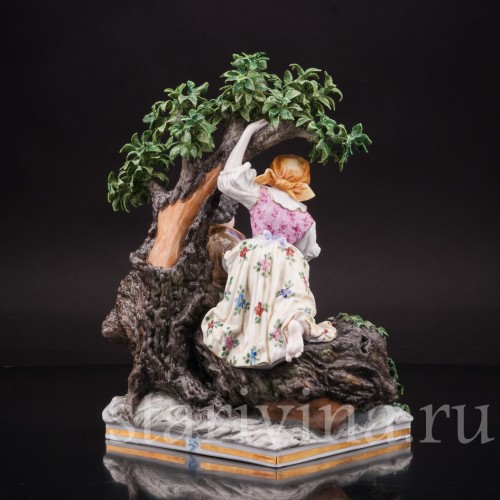 Композиция из фарфора Дети под деревом, Dressel, Kister & Co, Германия, нач. 20 в.