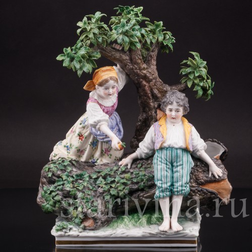 Композиция из фарфора Дети под деревом, Dressel, Kister & Co, Германия, нач. 20 в.