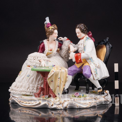 Фарфоровая статуэтка За стаканчиком вина, кружевная, Дрезден, Германия, нач. 20 в.