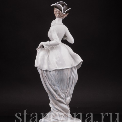 Фарфоровая статуэтка Девушка в костюме для верховой езды Rosenthal, Германия, нач. 20 в.