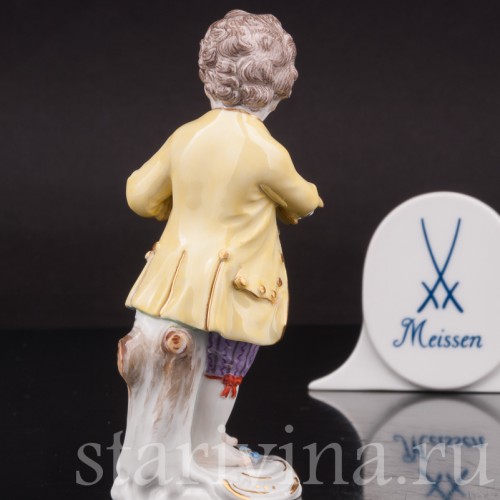 Фигурка из фарфора Мальчик с серпом и лопатой, Meissen, Германия, сер. 19 - нач. 20 вв.