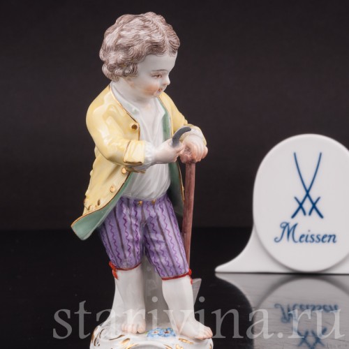 Фигурка из фарфора Мальчик с серпом и лопатой, Meissen, Германия, сер. 19 - нач. 20 вв.
