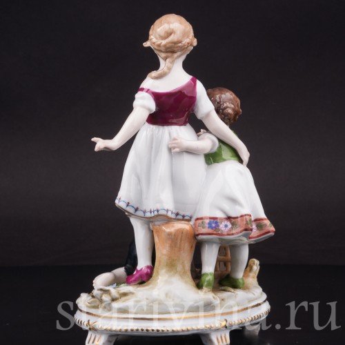 Фарфоровая статуэтка Птичка, лети! Дети, выпускающие птиц, E. A. Muller, Германия, 1890-1927 гг.