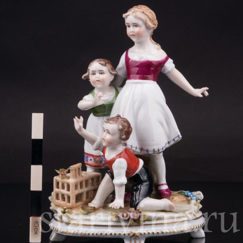 Фарфоровая статуэтка Птичка, лети! Дети, выпускающие птиц, E. A. Muller, Германия, 1890-1927 гг.