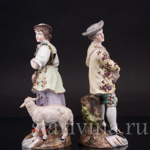 Парные фарфоровые статуэтки Пастушки, Volkstedt, Германия, кон. 19 в.