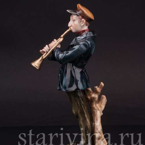 Фигурка из фарфора Музыкант с трубой Дрезден, Германия, нач. 20 в.