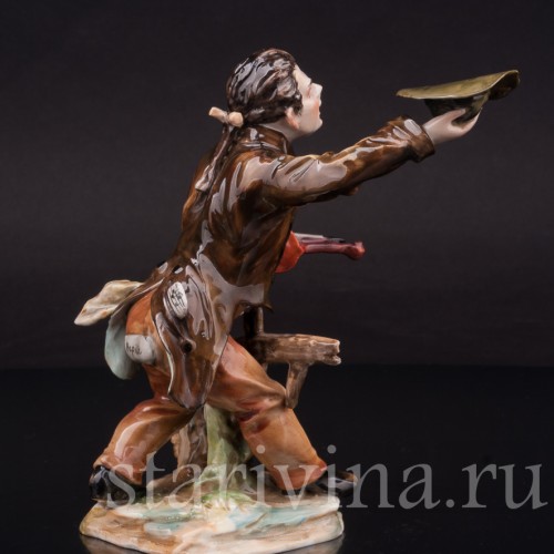 Фигурка из фарфора Музыкант со скрипкой Дрезден, Германия, нач. 20 в.