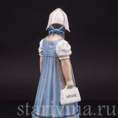 Фигурка из фарфора Девочка с сумкой Dahl Jensen, Дания, 1920-80 гг.