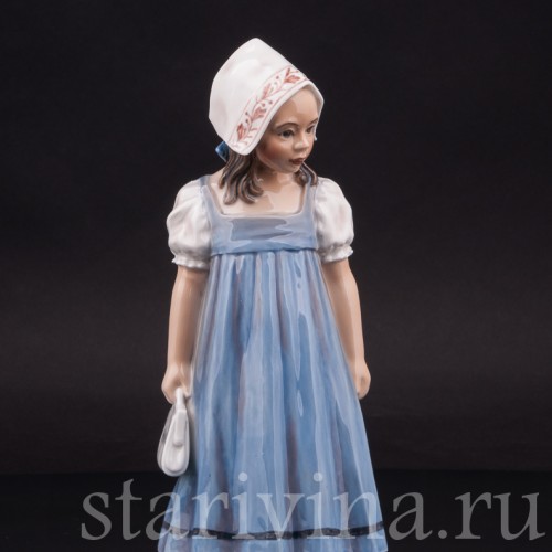 Фигурка из фарфора Девочка с сумкой Dahl Jensen, Дания, 1920-80 гг.