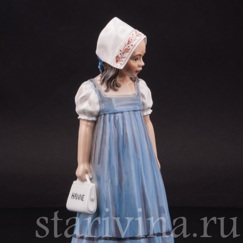 Фигурка из фарфора Девочка с сумкой Dahl Jensen, Дания, 1920-80 гг.