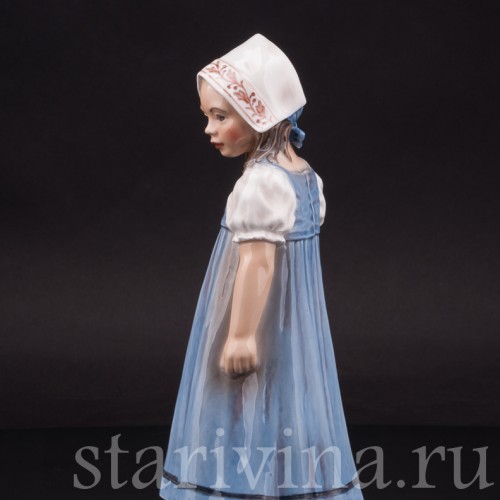 Фигурка из фарфора Девочка с сумкой Dahl Jensen, Дания, 1920-80 гг.