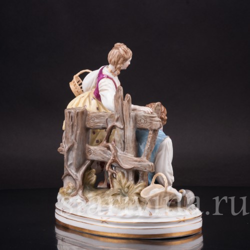 Статуэтка из фарфора Пара с собачкой, Dressel, Kister & Co, Германия, нач. 20 в.