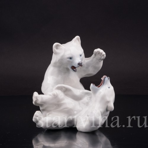 Статуэтка из фарфора Играющие медвежата, Royal Copenhagen, Дания, 1956 год.