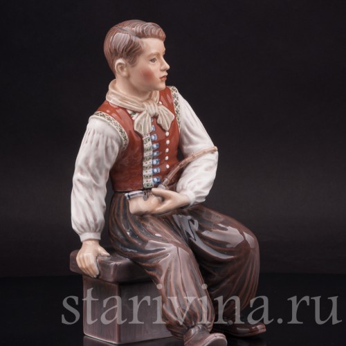 Фарфоровая статуэтка Сидящий юноша с трубкой, Dahl Jensen, Дания, 1920-80 гг.
