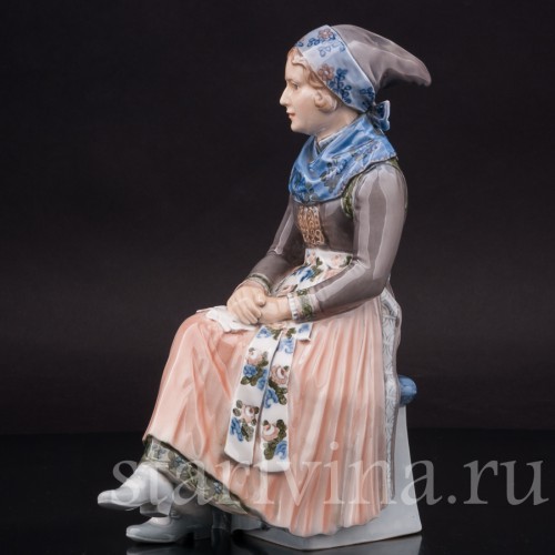 Фарфоровая статуэтка Девушка в национальном костюме, Dahl Jensen, Дания, 1920-80 гг.