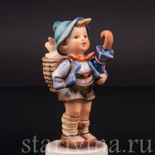 Фигурка из фарфора Мальчик с поросёнком Goebel, Германия, 1981 год.