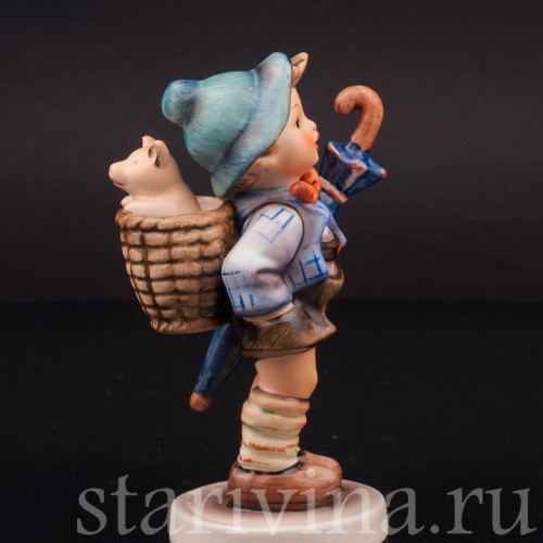 Фигурка из фарфора Мальчик с поросёнком Goebel, Германия, 1981 год.